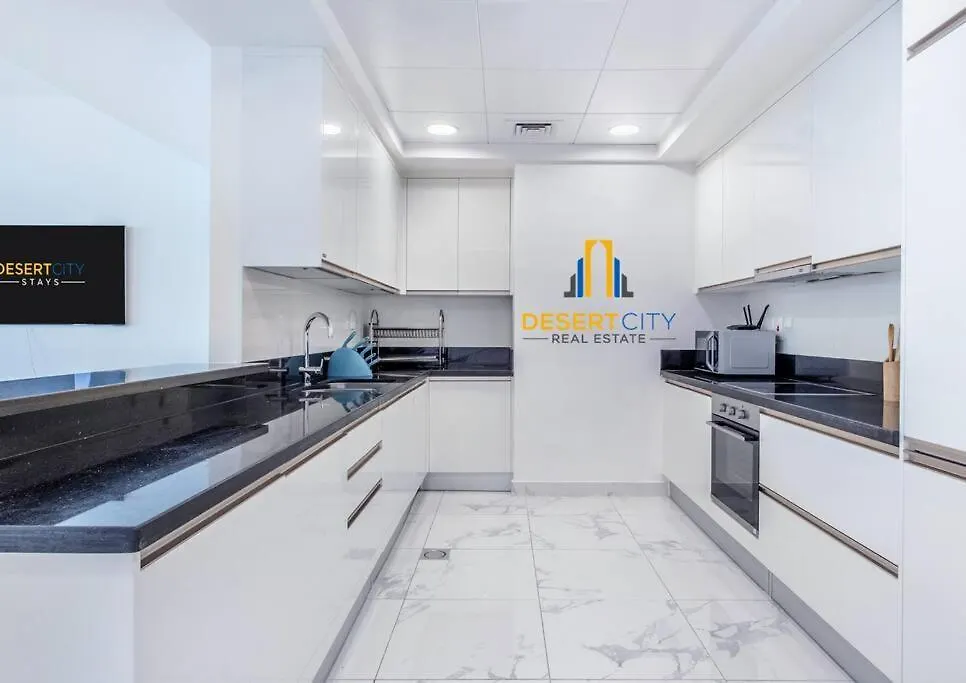 Fully Furnished 3 Bed In Habtoor City, Hosted By Desert City Stays Ντουμπάι